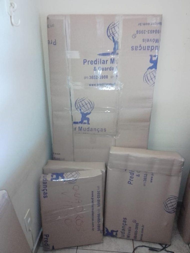 Móveis embalados e protegidos pela Predilar, prontos para o transporte